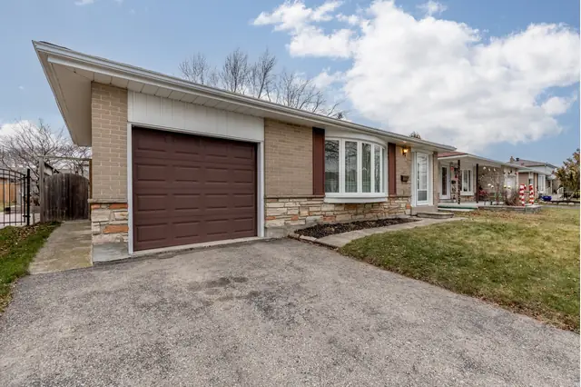 Property exterior of 31 Oakmeadow Boulevard