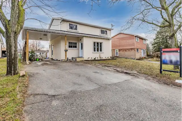 Property exterior of 43 Tillbrook Court