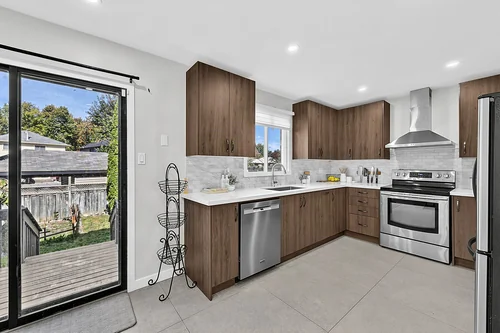Kitchen and breakfast connection